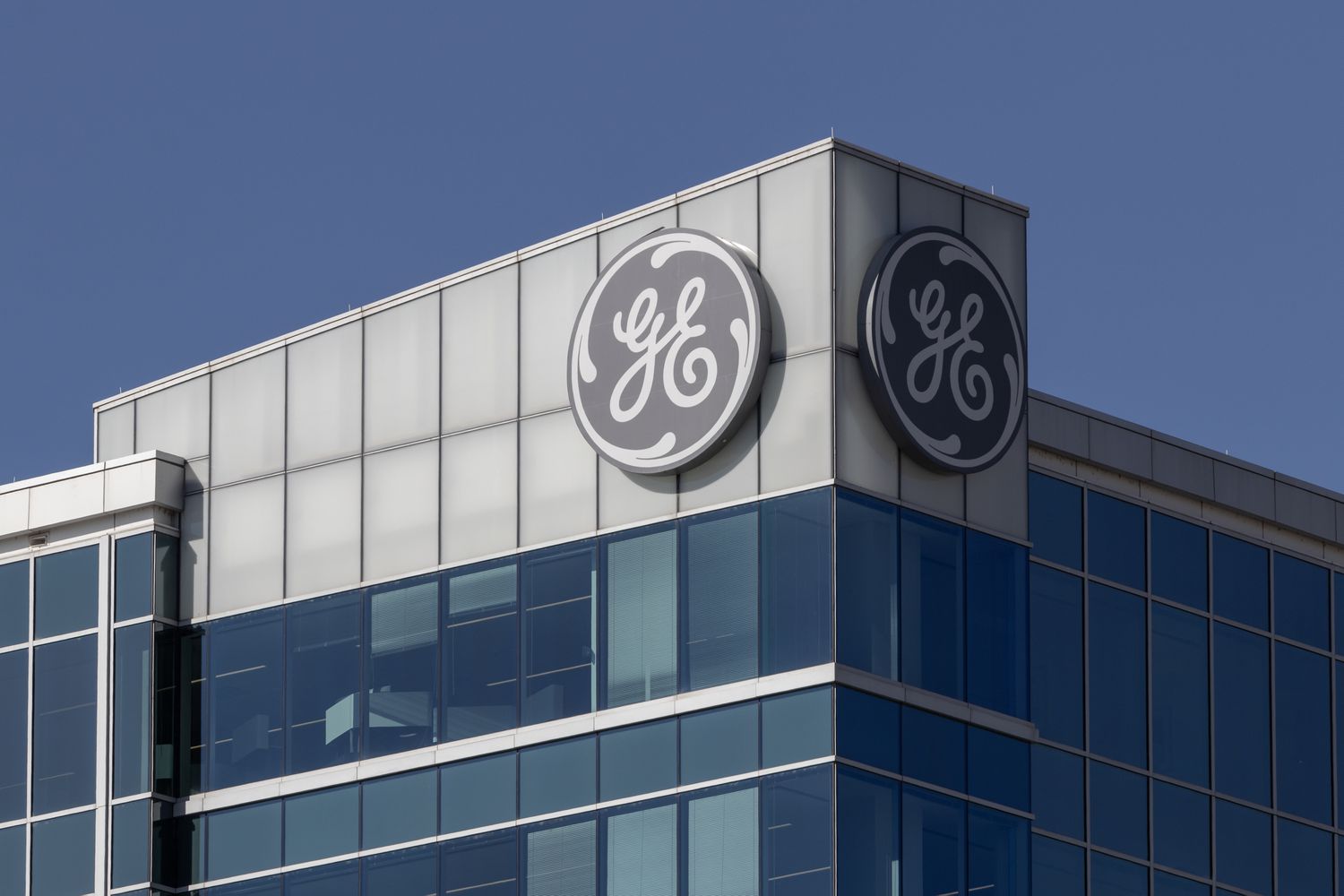 ประวัติแบรนด์: ศตวรรษแห่งการโฆษณาของ General Electric (GE)